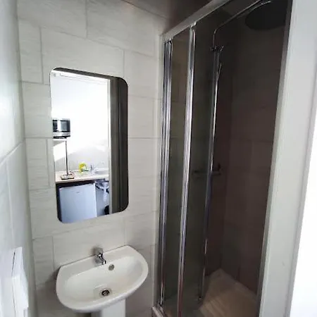 Hostel Lyonnais