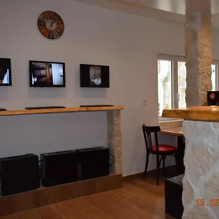 Hostel Lyonnais *