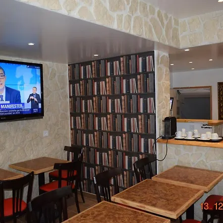 Hostel Lyonnais Nicea