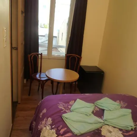 Lyonnais Hostel Nizza