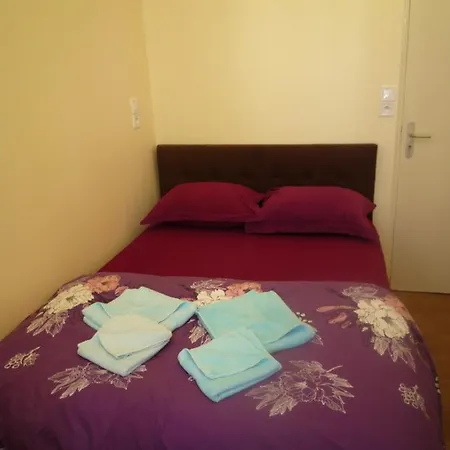 Lyonnais Hostel Nizza