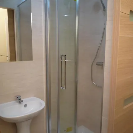 Lyonnais Hostel Nice